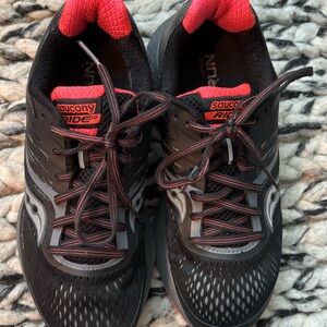 Saucony Everun Black and Pink Athletic Shoes